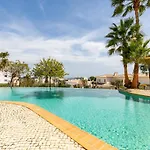 Bella Vista Apartment With Stunning Sea Views