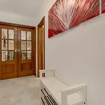 Bella Vista Apartment With Stunning Sea Views