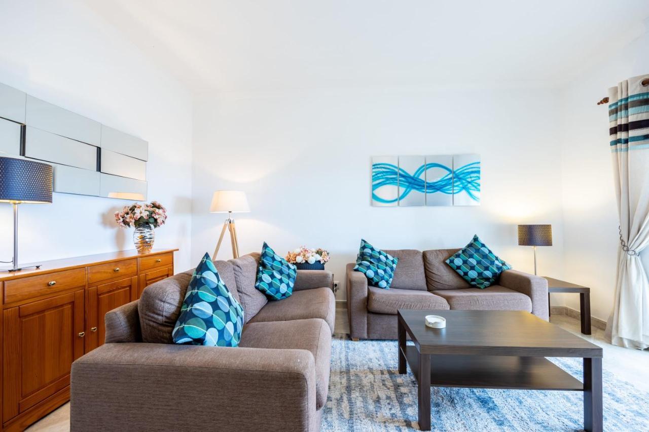 Bella Vista With Stunning Sea Views *
