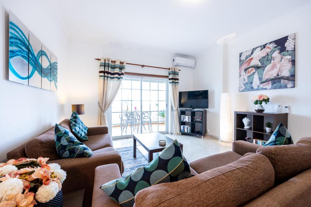 Bella Vista With Stunning Sea Views Apartment